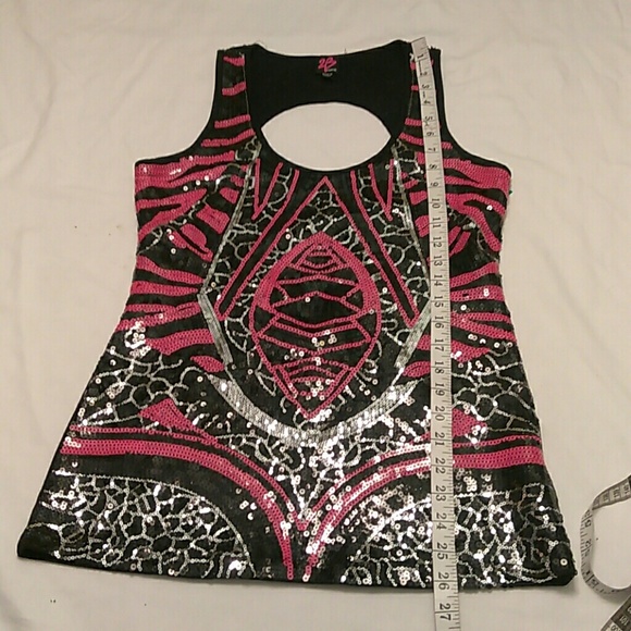 2B bebe ladies sequined top - Picture 8 of 8